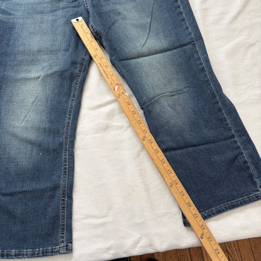 Lee Regular Fit Capri‎ Mid Rise Women Jeans Size 12 Medium Wash Denim - Picture 6 of 7